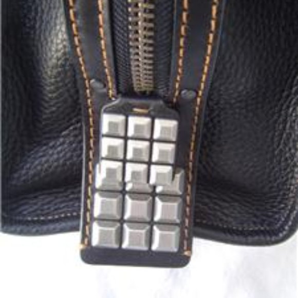 NEW AUTHENTIC COACH BLACK LEATHER PYRAMID EYE ROGUE 30 SATCHEL #46811 - Picture 3 of 15